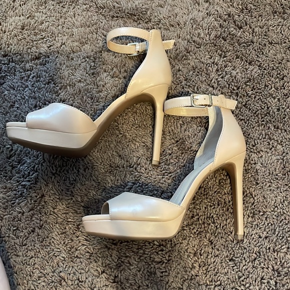 Gianni Bini heels. - Picture 3 of 4